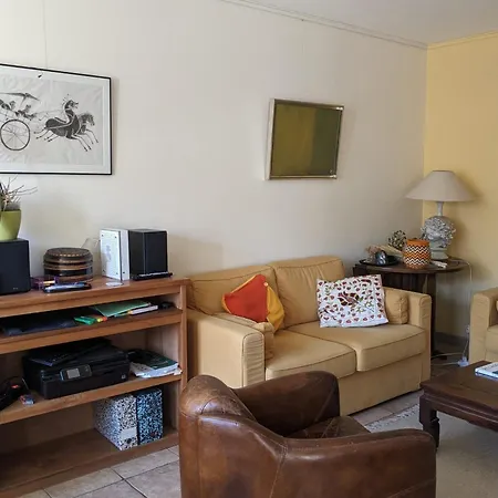 70 M With Terrace Near The Seine