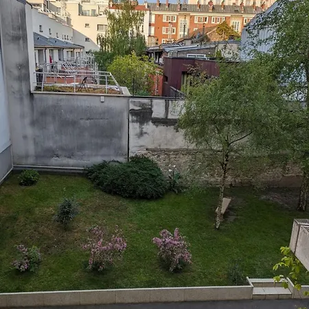 70 M With Terrace Near The Seine *