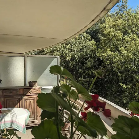 70 M With Terrace Near The Seine * Париж