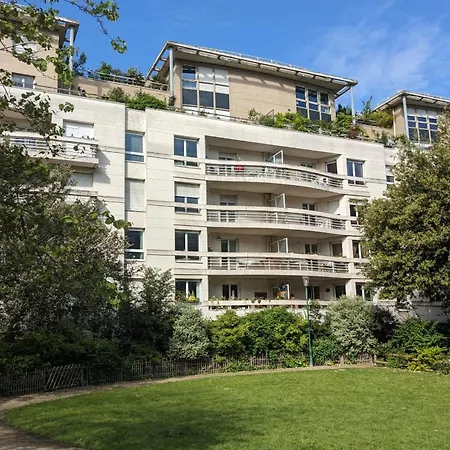 Апартаменты 70 M With Terrace Near The Seine Париж